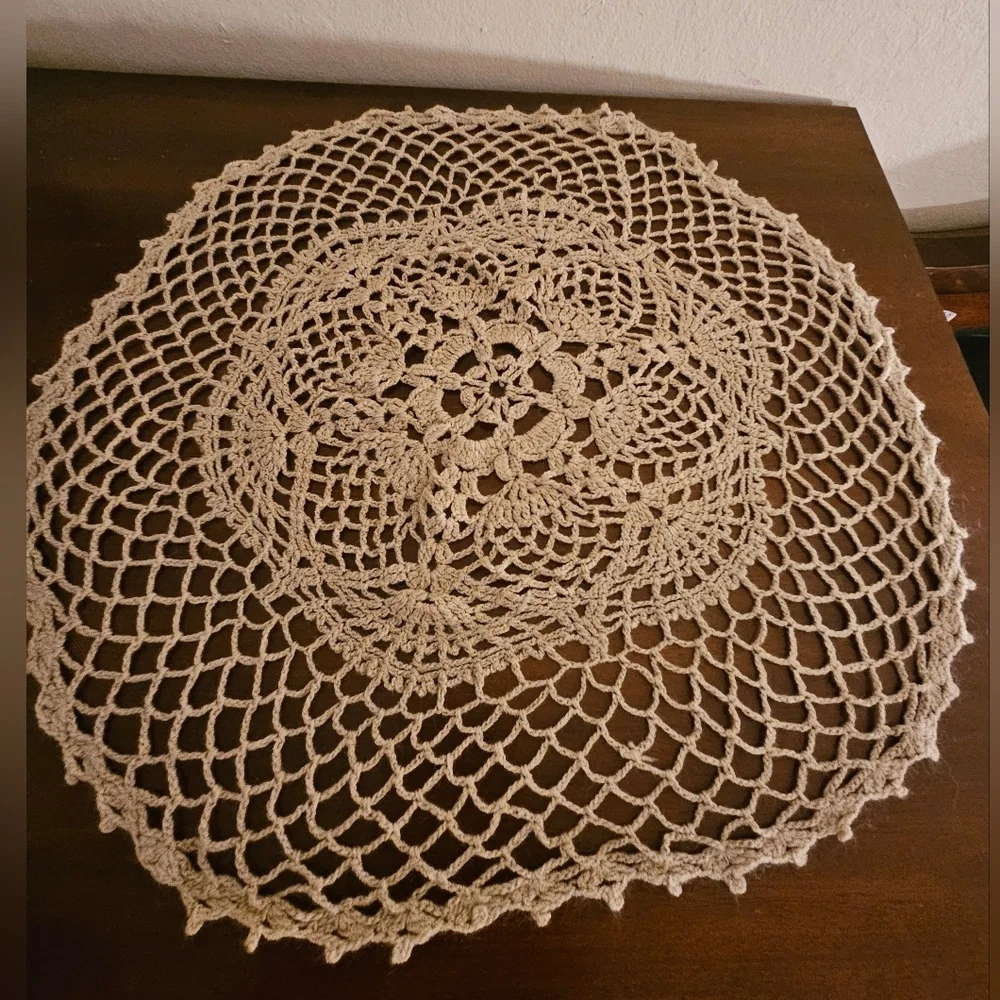 Hand Crafted Crochet Round Lace Doilie Handmade Floral Centerpiece Beige Vtg Mat